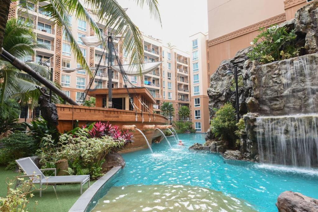 Atlantis Condo Resort Pattaya By Lj Pantai Jomtien Bagian luar foto