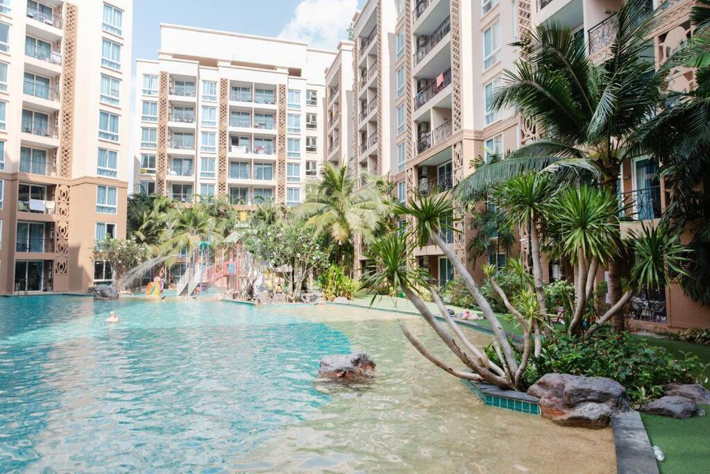Atlantis Condo Resort Pattaya By Lj Pantai Jomtien Bagian luar foto