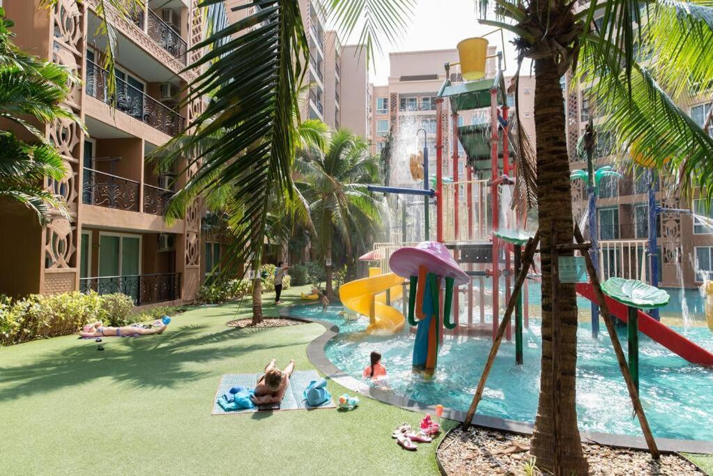 Atlantis Condo Resort Pattaya By Lj Pantai Jomtien Bagian luar foto